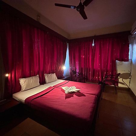 Hotel Prabha Ratnāgiri Buitenkant foto