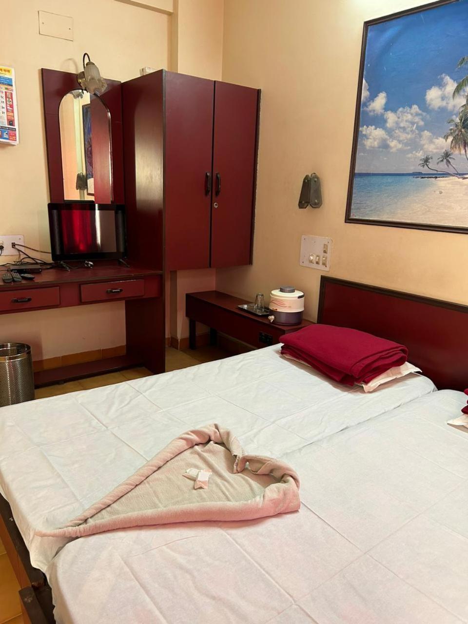 Hotel Prabha Ratnāgiri Buitenkant foto