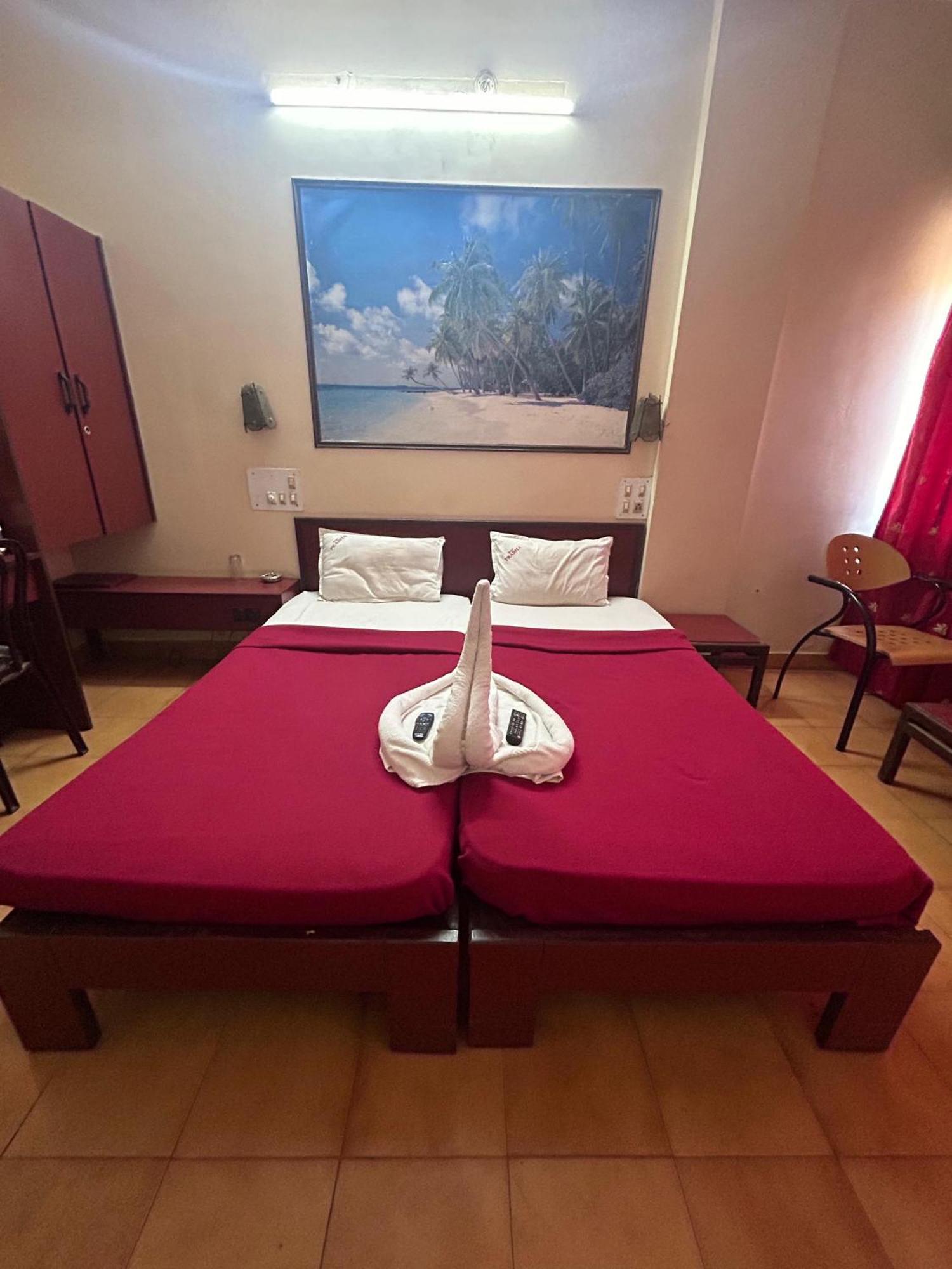 Hotel Prabha Ratnāgiri Buitenkant foto