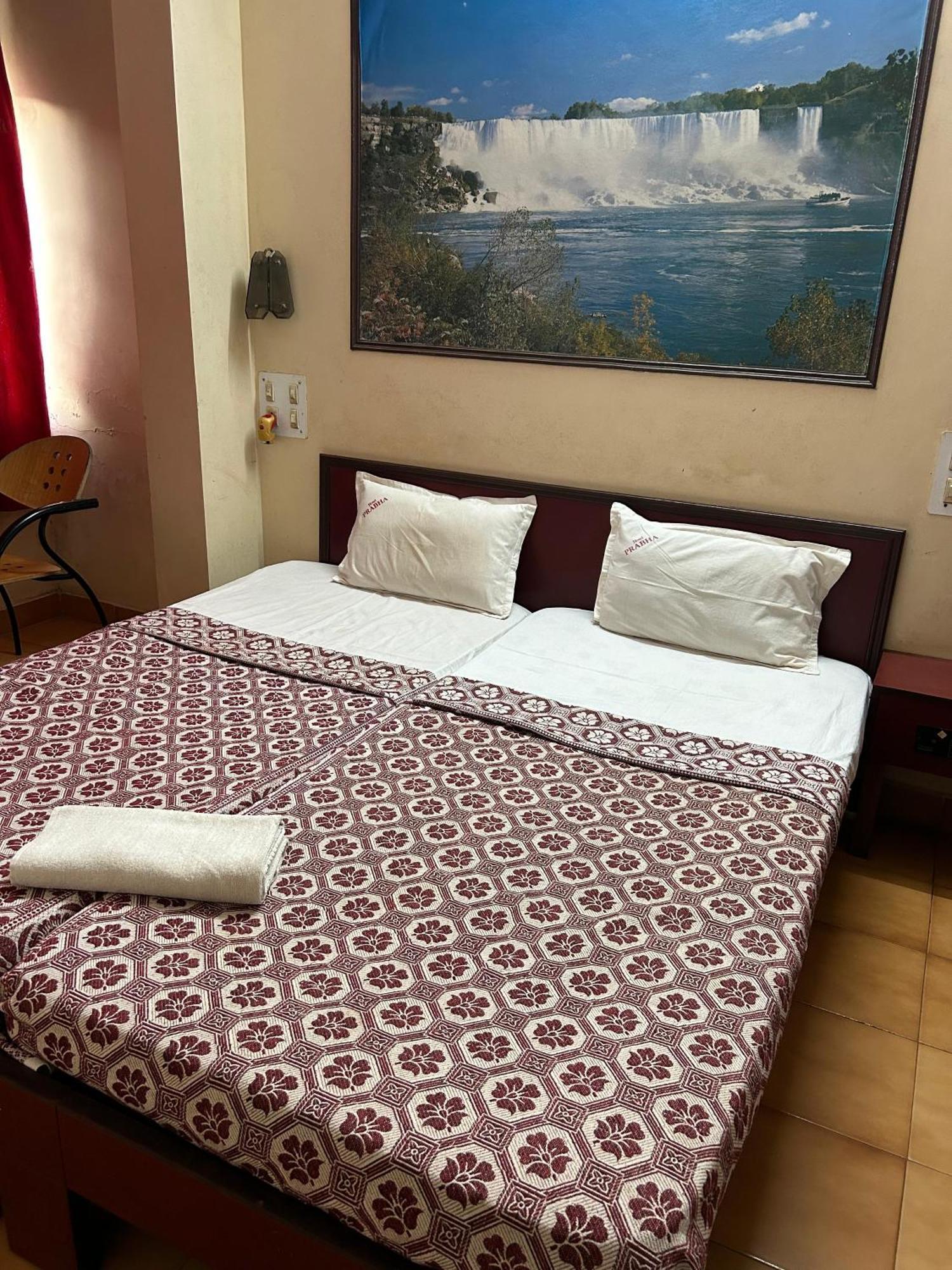 Hotel Prabha Ratnāgiri Buitenkant foto